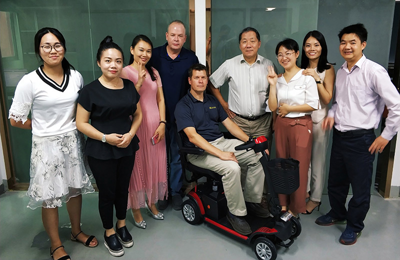 美國老年代步車品牌商到我們公司洽談老年代步車、輪椅項目[元亨電動]